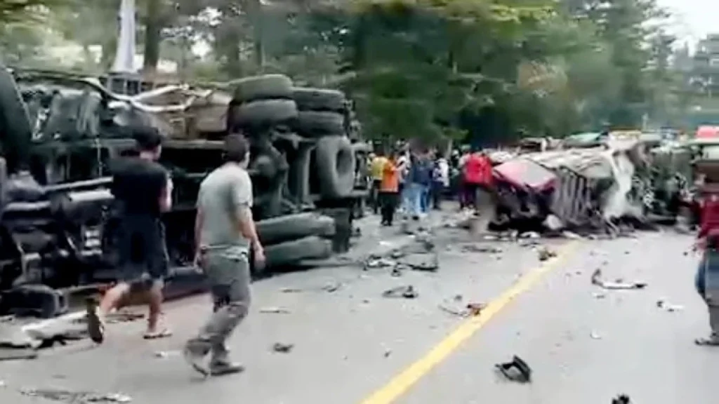 Kecelakaan Beruntun Libatkan 9 Kendaraan di Jalan Medan-Berastagi, Empat Tewas